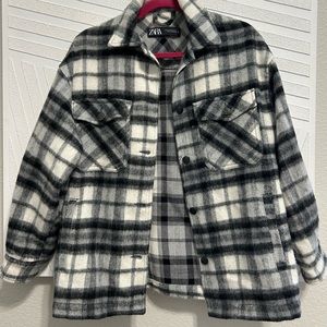 Plaid Zara jacket with collar. Size XS.